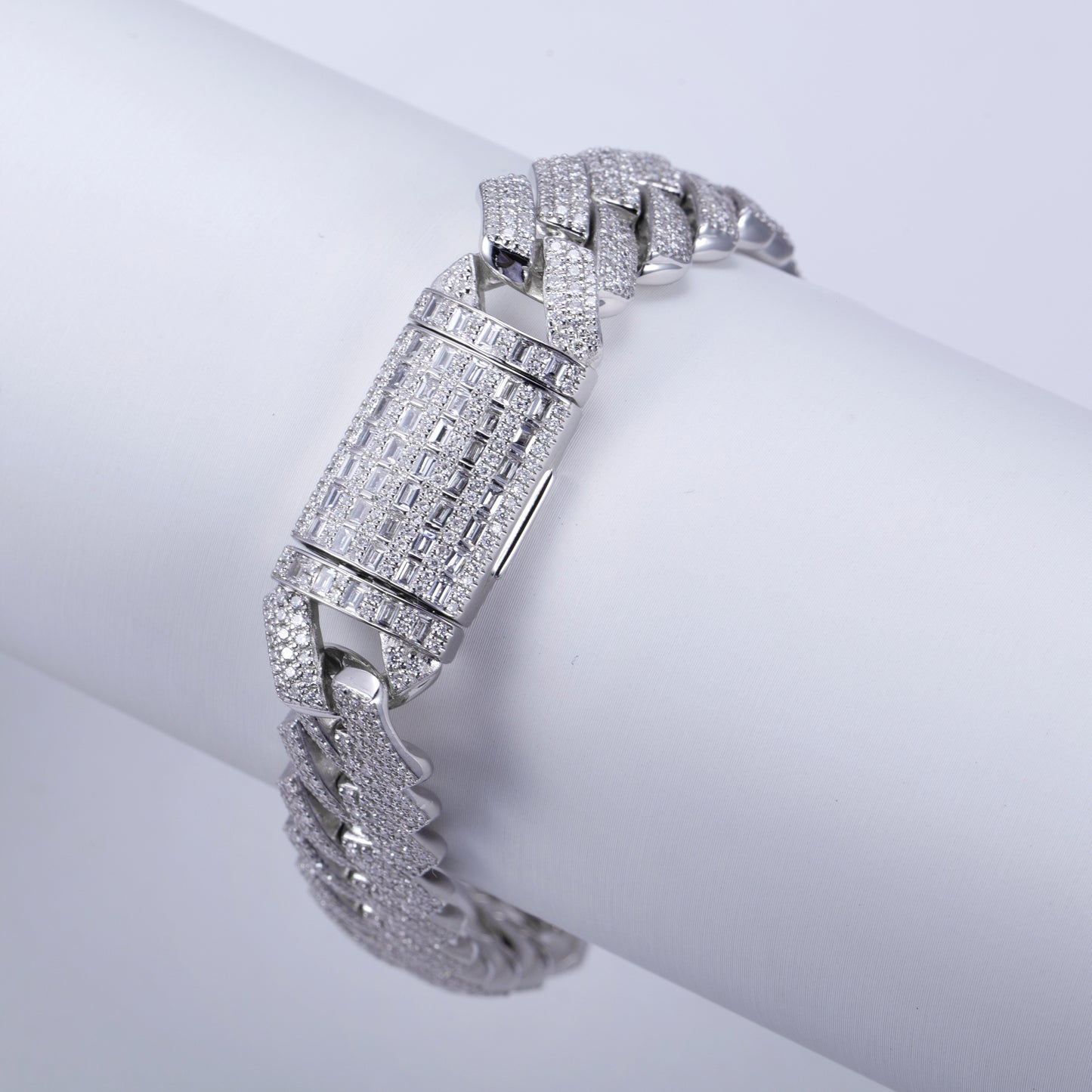Ecob-587 Architect of Light Lab-Grown Diamond Chevron Link Bracelet