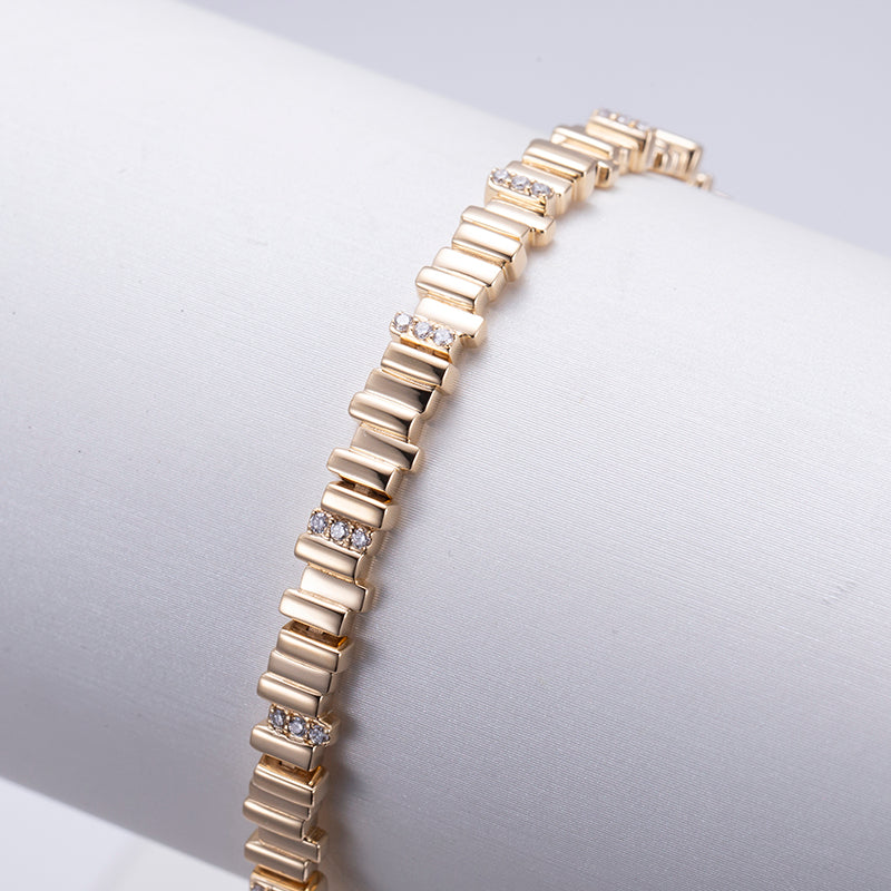 Ecob-596 | Lumière Lineage Lab Diamond Bracelet in 18K Gold