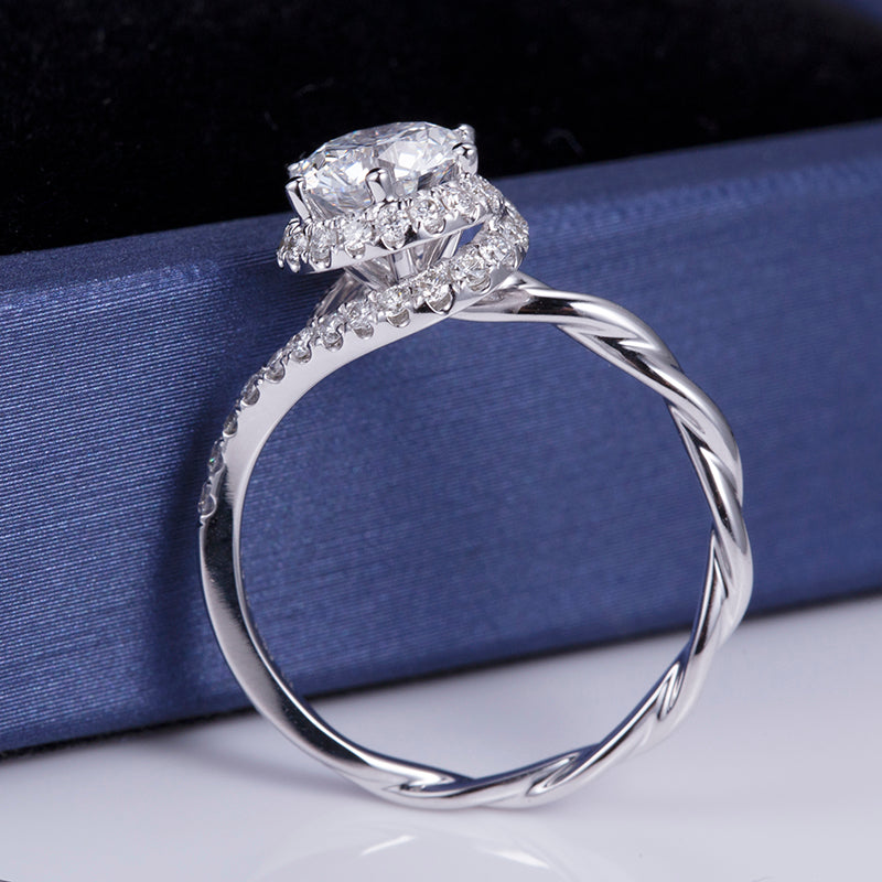 Eco-527: Twisted Light – Anillo con halo de diamantes redondos cultivados en laboratorio en oro blanco de 18 quilates 