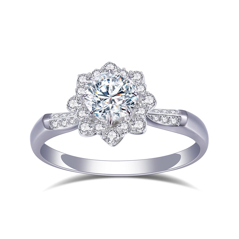 Eco-536: Bloom of Light – Anillo floral con halo de diamantes cultivados en laboratorio en oro blanco de 18 quilates 