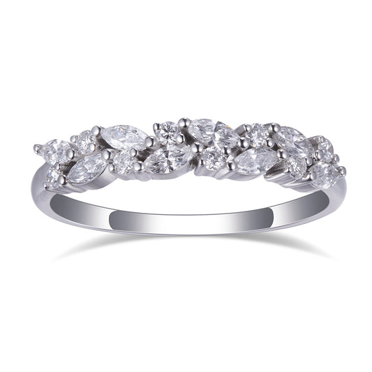 Eco-545: Petal Radiance – Alianza de eternidad con diamantes redondos y talla marquesa cultivados en laboratorio en oro blanco de 18 quilates 