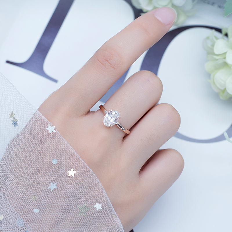 Eco-548: Blush Horizon – Anillo solitario con diamante ovalado cultivado en laboratorio en oro rosa de 18 quilates 