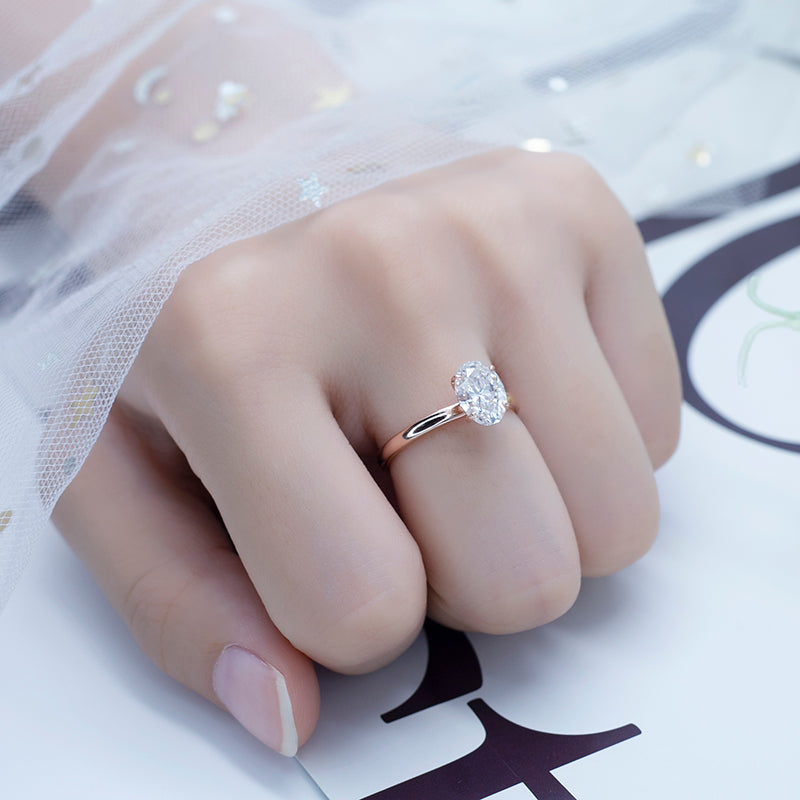 Eco-548: Blush Horizon – Anillo solitario con diamante ovalado cultivado en laboratorio en oro rosa de 18 quilates 