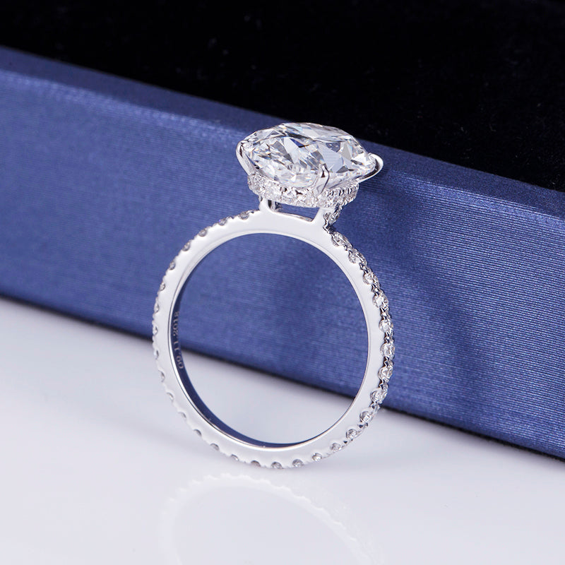 Eco-552: Llama Eterna – Anillo de eternidad con diamantes ovalados cultivados en laboratorio en oro blanco de 18 quilates 