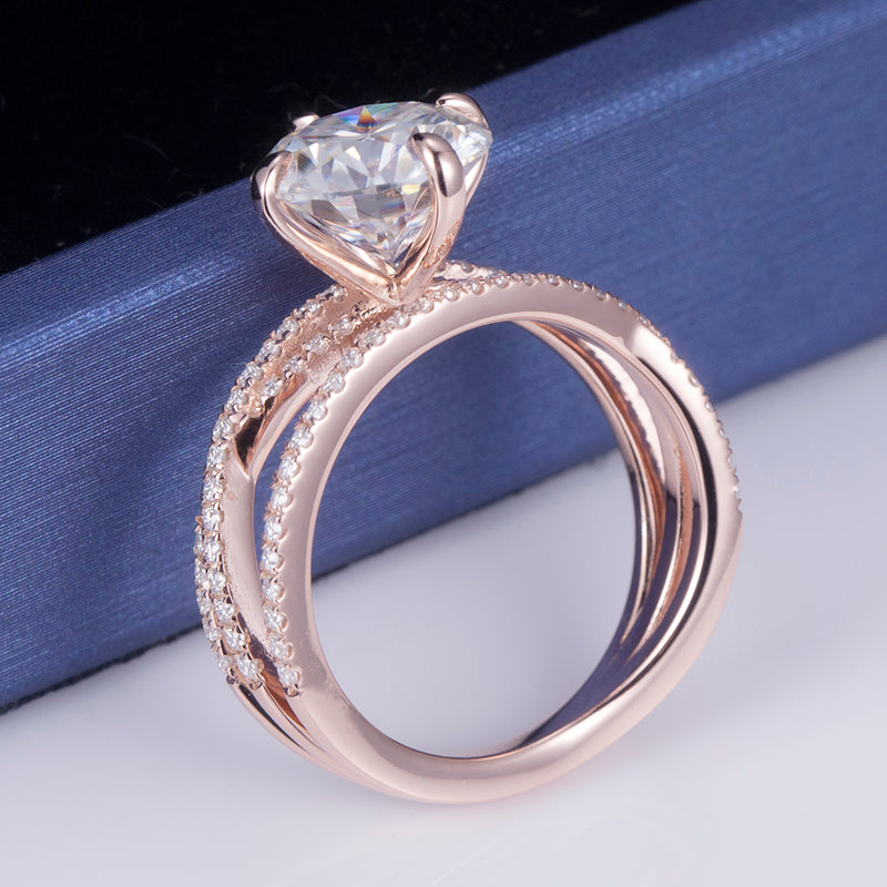 Eco-595: Radiant Bloom – Anillo de diamantes redondos cultivados en laboratorio con cuerpo dividido en oro rosa de 18 quilates 