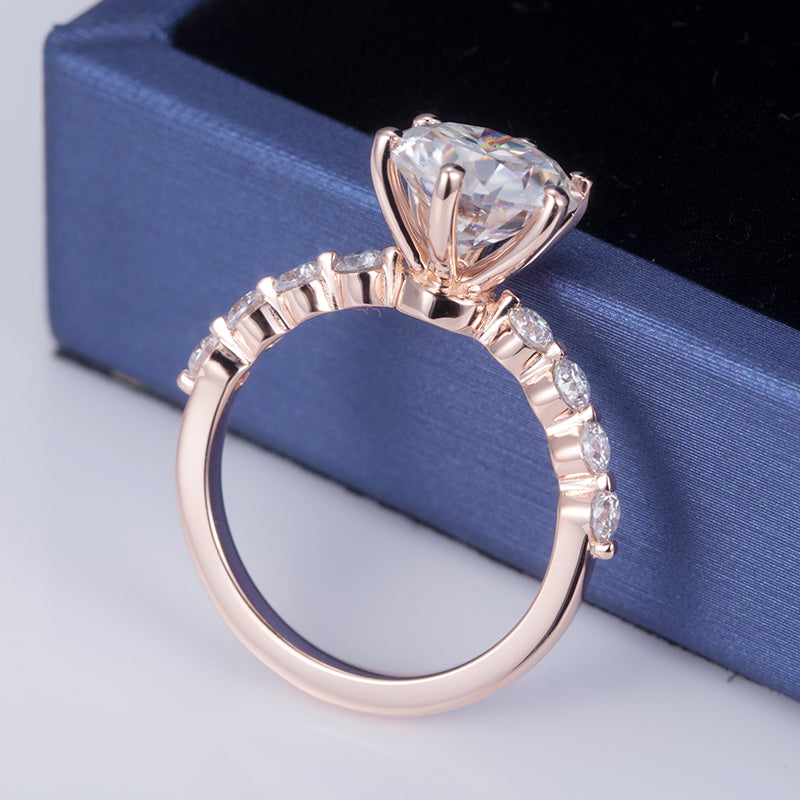 Eco-596: Ember Crown – Anillo con pavé de diamantes redondos cultivados en laboratorio en oro rosa de 18 quilates 