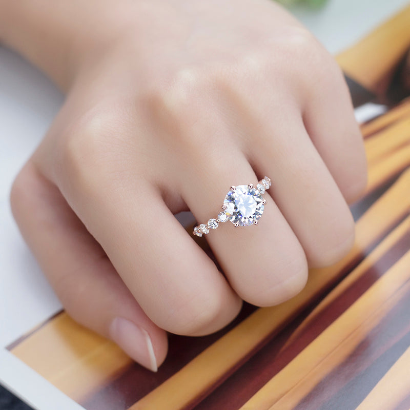 Eco-596: Ember Crown – Anillo con pavé de diamantes redondos cultivados en laboratorio en oro rosa de 18 quilates 