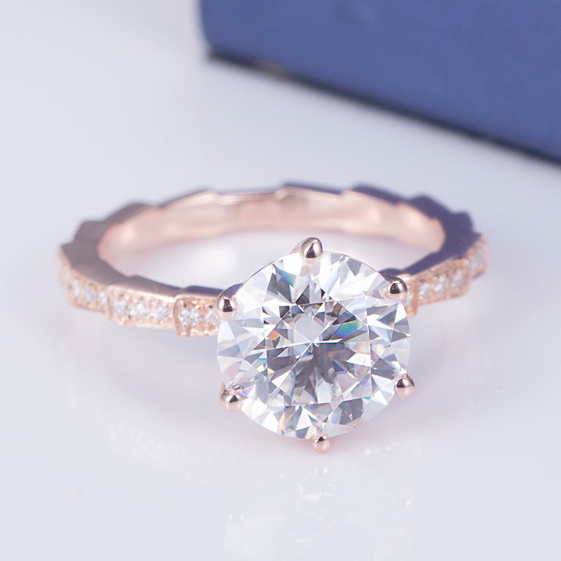 Eco-598: エンバーステップス – 18Kローズゴールドのラボグロウンラウンドダイヤモンドリング