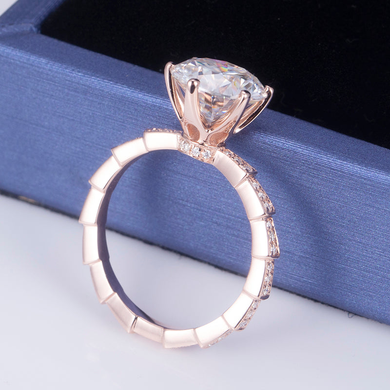 Eco-598: エンバーステップス – 18Kローズゴールドのラボグロウンラウンドダイヤモンドリング