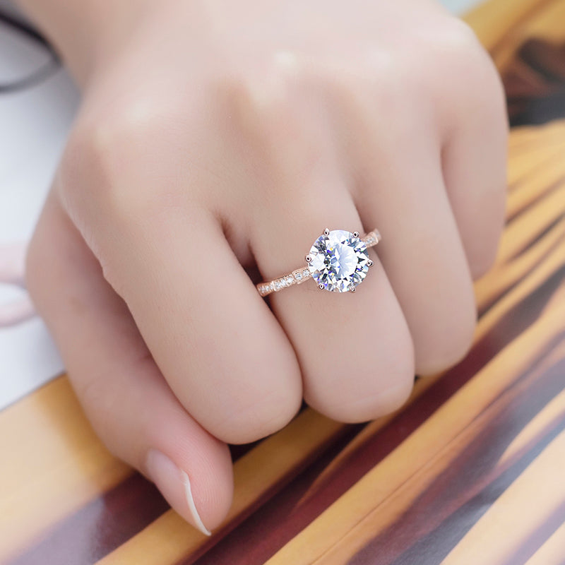 Eco-598: エンバーステップス – 18Kローズゴールドのラボグロウンラウンドダイヤモンドリング