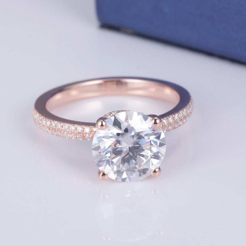 Eco-599: Rubor Radiante – Anillo con pavé de diamantes redondos cultivados en laboratorio en oro rosa de 18 quilates 