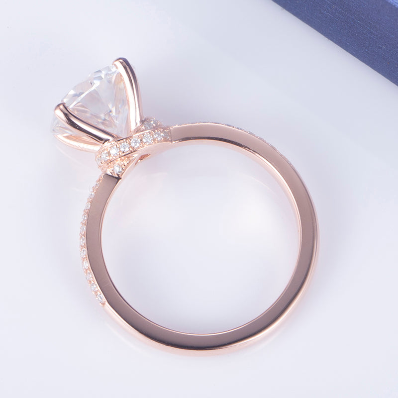 Eco-599: Rubor Radiante – Anillo con pavé de diamantes redondos cultivados en laboratorio en oro rosa de 18 quilates 