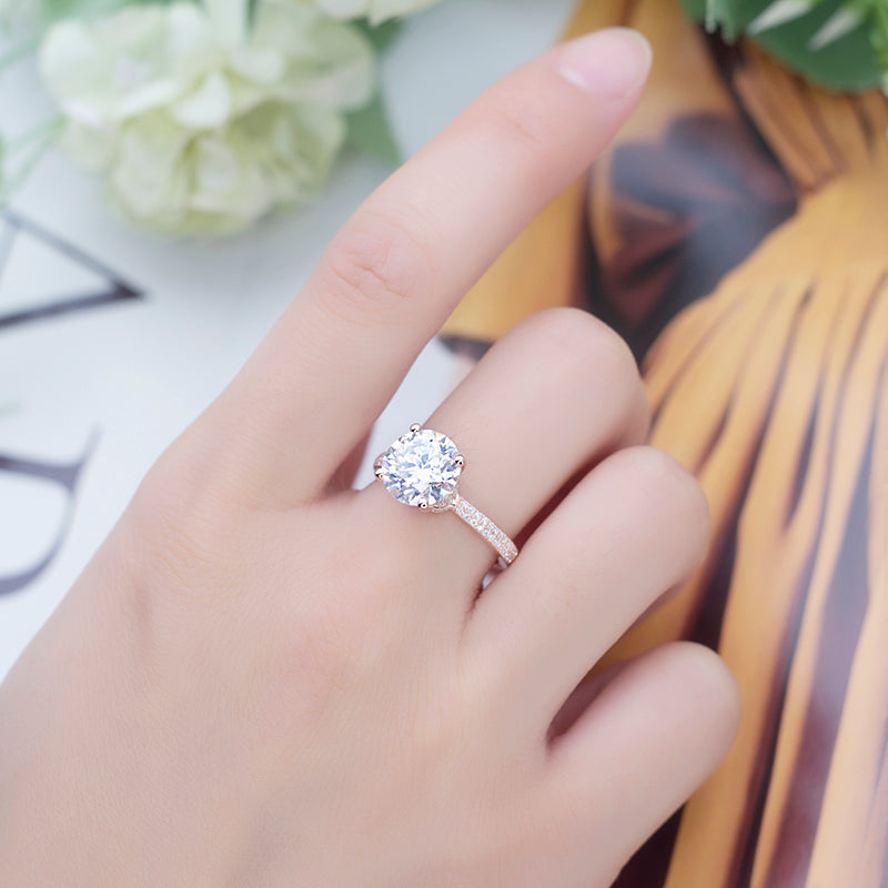 Eco-599: Rubor Radiante – Anillo con pavé de diamantes redondos cultivados en laboratorio en oro rosa de 18 quilates 