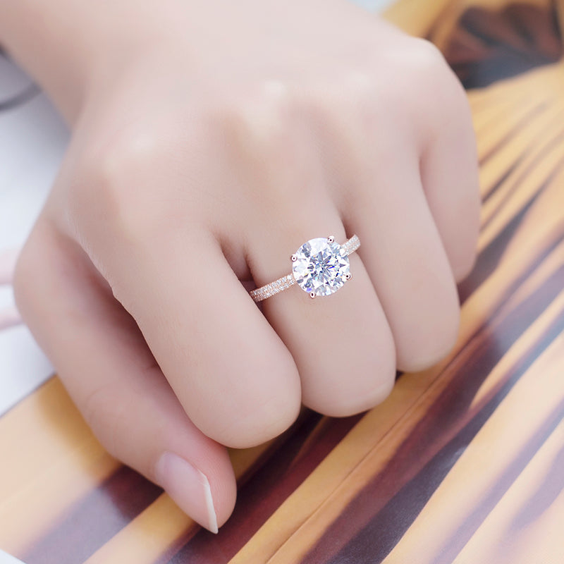 Eco-599: Rubor Radiante – Anillo con pavé de diamantes redondos cultivados en laboratorio en oro rosa de 18 quilates 