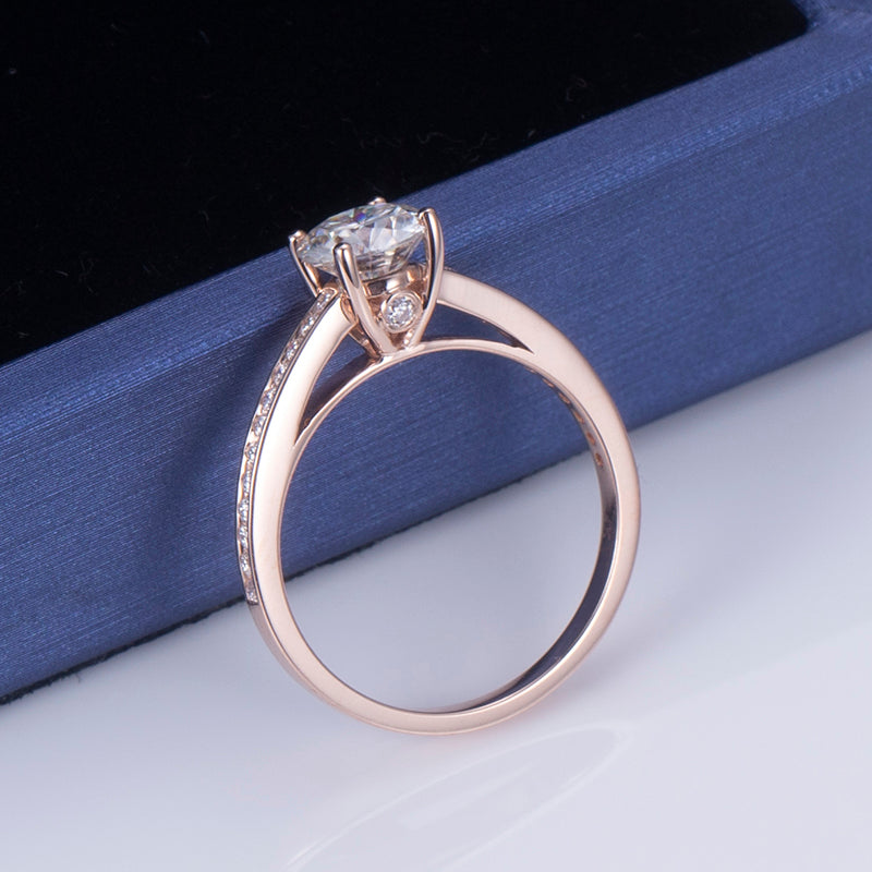 Eco-626: Ember Halo – Anillo solitario con pavé de diamantes cultivados en laboratorio en oro rosa de 18 quilates 