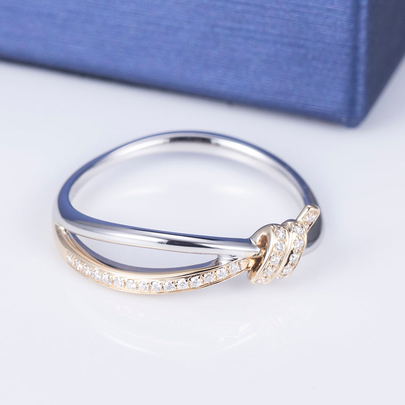 Eco-636: Atado a la Luz – Anillo de Nudo con Diamantes Cultivados en Laboratorio en Oro Blanco y Rosa de 18 K 