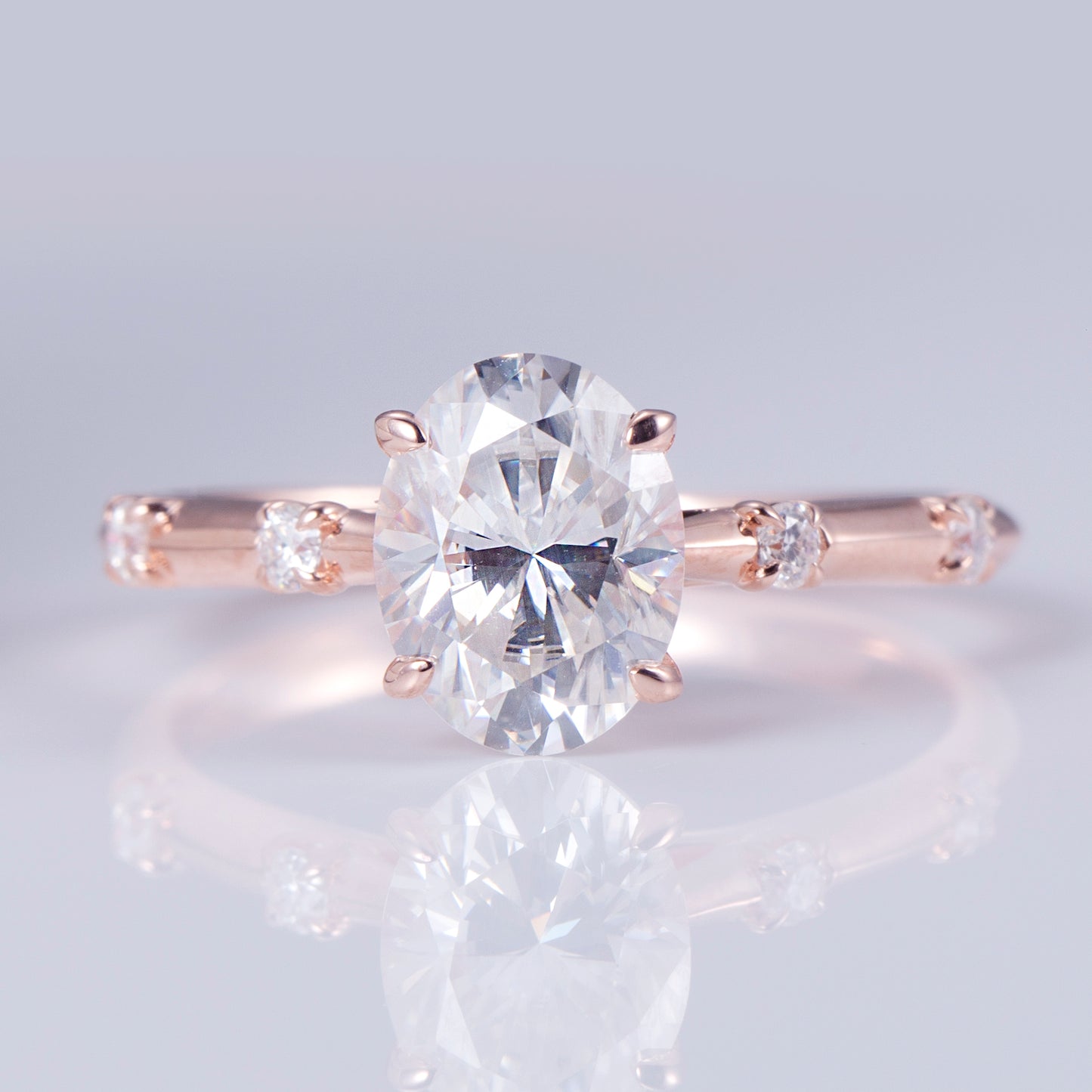 Eco-639: ハートライン・ラディアンス – 18Kローズゴールド製ラボグロウン・ハートダイヤモンドリング