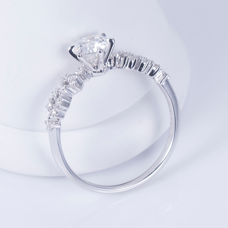 Eco-642: Starbloom – Anillo de diamantes cultivados en laboratorio en oro blanco de 18 quilates 