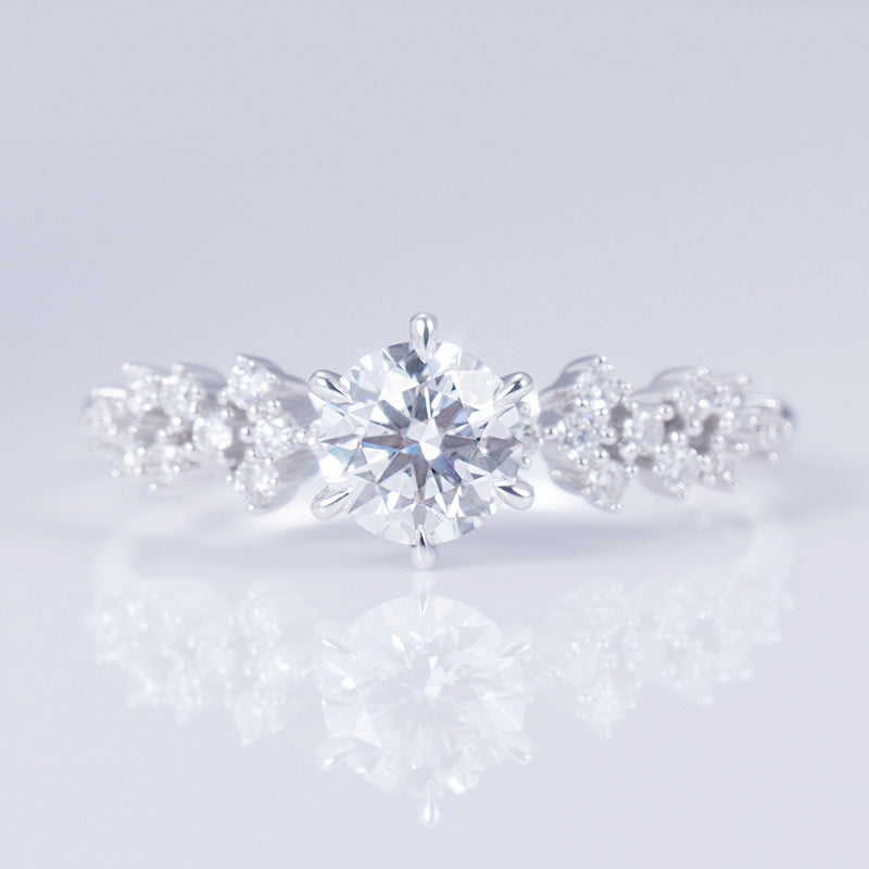 Eco-642: Starbloom – Anillo de diamantes cultivados en laboratorio en oro blanco de 18 quilates 