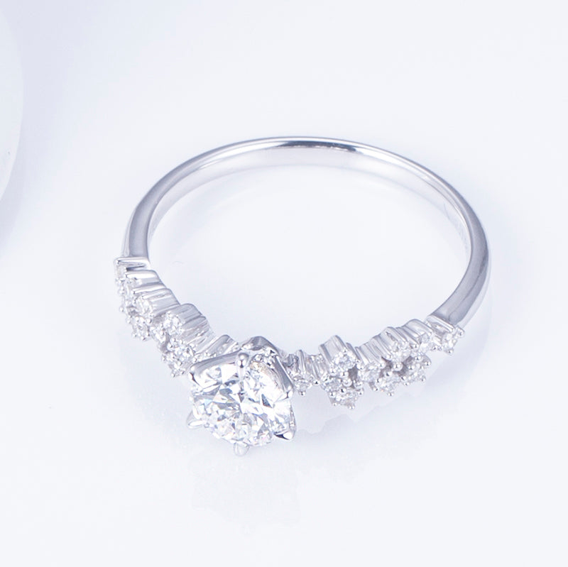 Eco-642: Starbloom – Anillo de diamantes cultivados en laboratorio en oro blanco de 18 quilates 