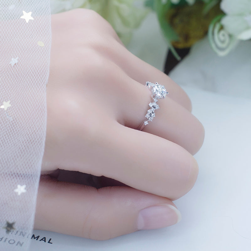 Eco-642: Starbloom – Anillo de diamantes cultivados en laboratorio en oro blanco de 18 quilates 