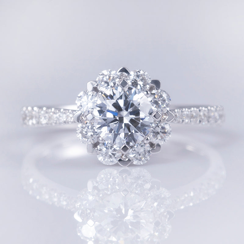 Eco-643: Bloomlight – ラボグロウンダイヤモンド フローラルハローリング 18Kホワイトゴールド