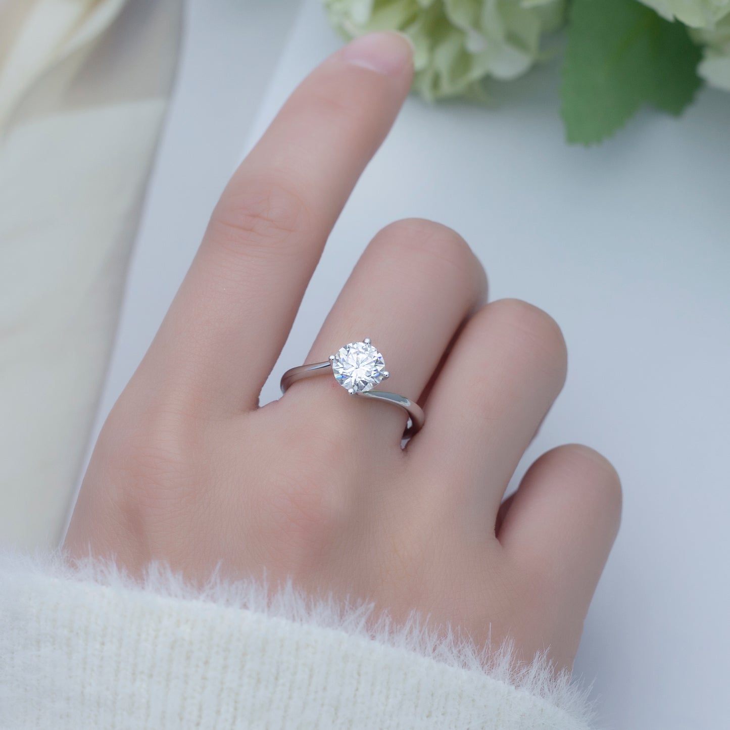 Eco-657: Quiet Orbit – Anillo solitario de diamantes cultivados en laboratorio en oro blanco de 18 quilates 