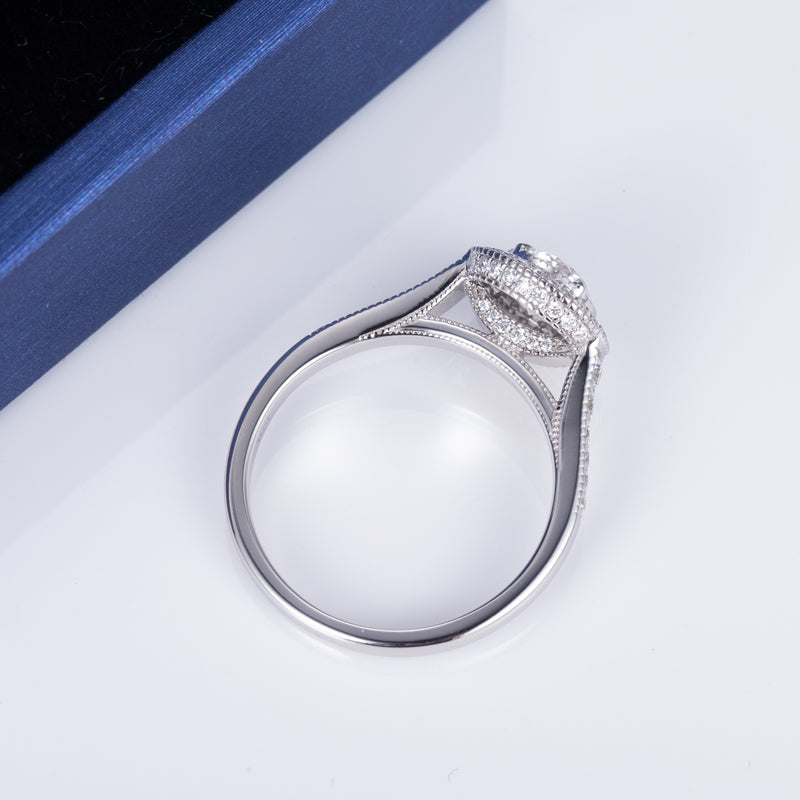 Eco-659: Celestial Bloom – Anillo de doble halo de diamantes cultivados en laboratorio en oro blanco de 18 quilates 