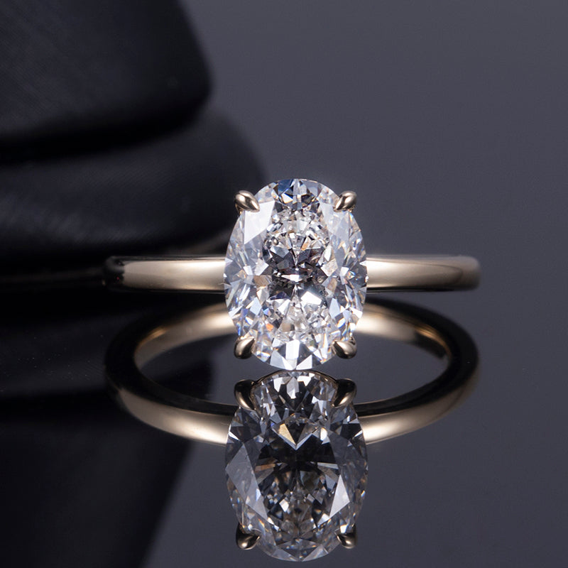 Eco-664: Elipse dorada – Anillo solitario con diamante ovalado cultivado en laboratorio en oro amarillo de 18 quilates