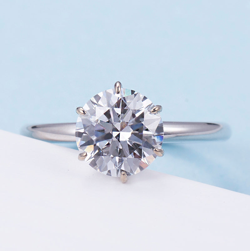 Eco-739: Corona de Claridad – Anillo solitario de diamantes cultivados en laboratorio en oro blanco de 18 quilates