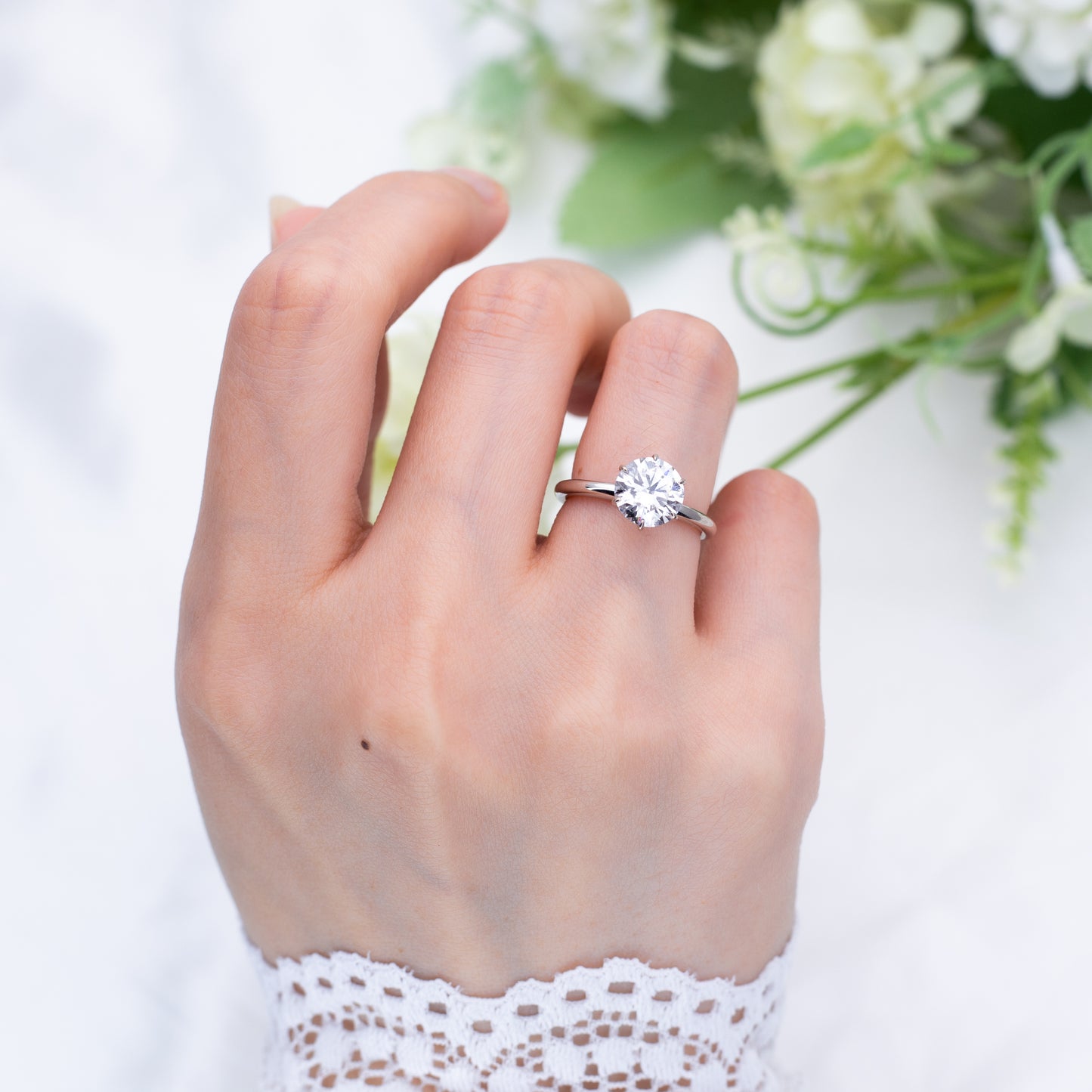 Eco-739: Corona de Claridad – Anillo solitario de diamantes cultivados en laboratorio en oro blanco de 18 quilates