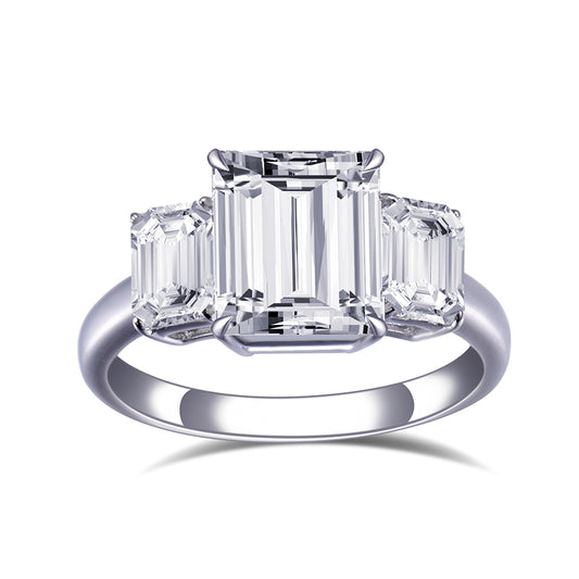 Eco-741: Gracia Lineal – Anillo de tres piedras con corte esmeralda cultivado en laboratorio en oro blanco de 18 quilates