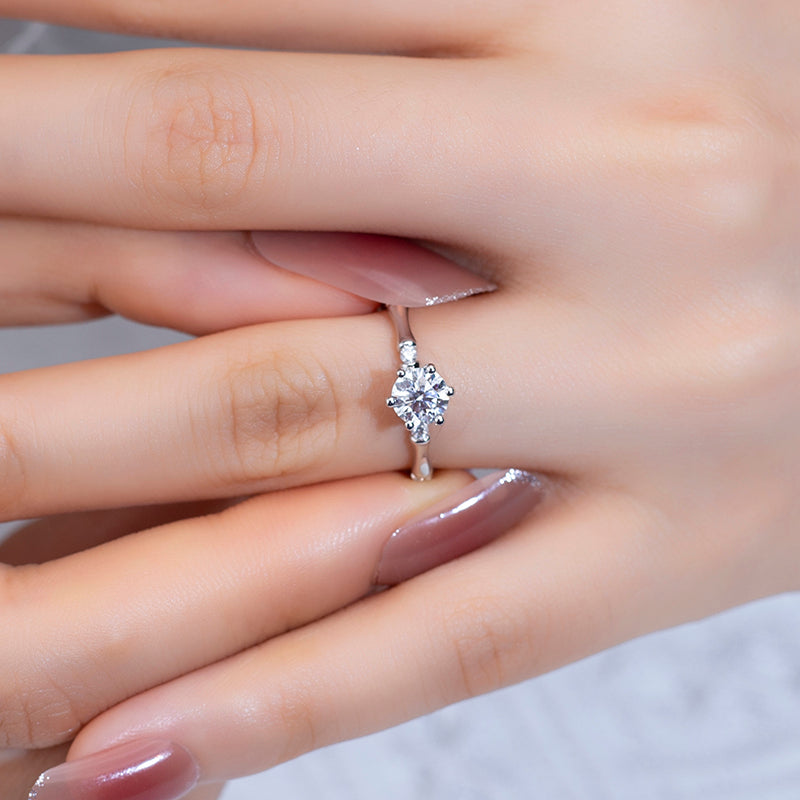 Eco-760: Whispering Grove – Anillo solitario de bambú con diamantes cultivados en laboratorio en oro blanco de 18 quilates