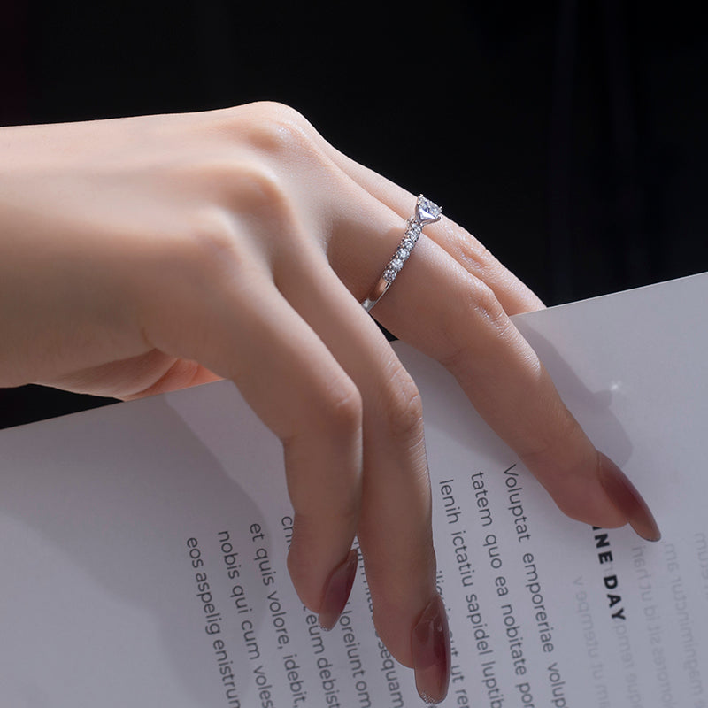 Eco-809: クラリティクラウン - 18Kホワイトゴールドのラボグロウンプリンセスダイヤモンドリング