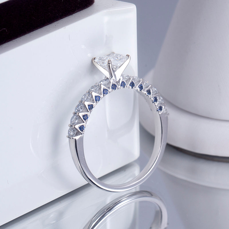 Eco-809: クラリティクラウン - 18Kホワイトゴールドのラボグロウンプリンセスダイヤモンドリング