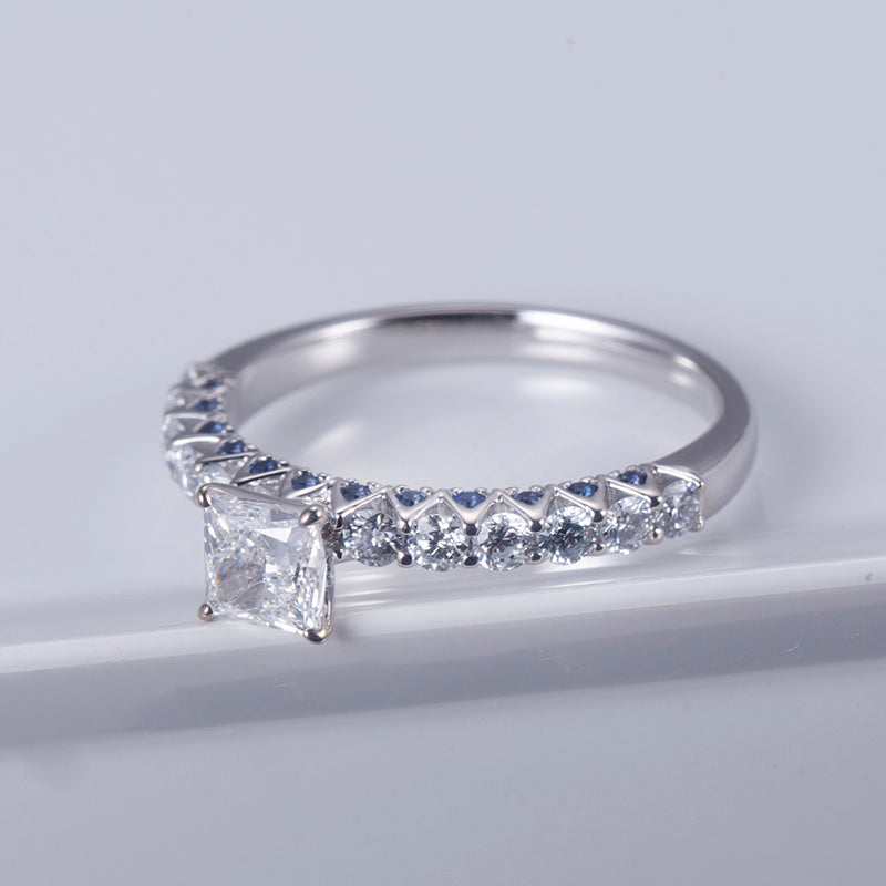 Eco-809: クラリティクラウン - 18Kホワイトゴールドのラボグロウンプリンセスダイヤモンドリング