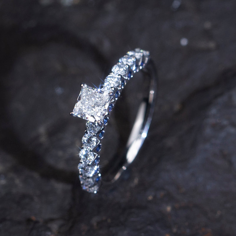 Eco-809: クラリティクラウン - 18Kホワイトゴールドのラボグロウンプリンセスダイヤモンドリング