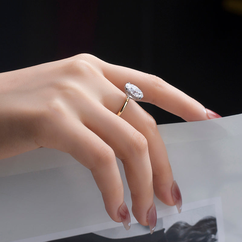 Eco-811: ゴールデンエリプス – ラボグロウンオーバルダイヤモンドソリティアリング（18Kイエローゴールド）