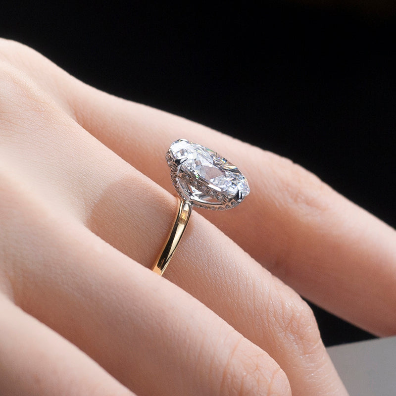 Eco-811: ゴールデンエリプス – ラボグロウンオーバルダイヤモンドソリティアリング（18Kイエローゴールド）