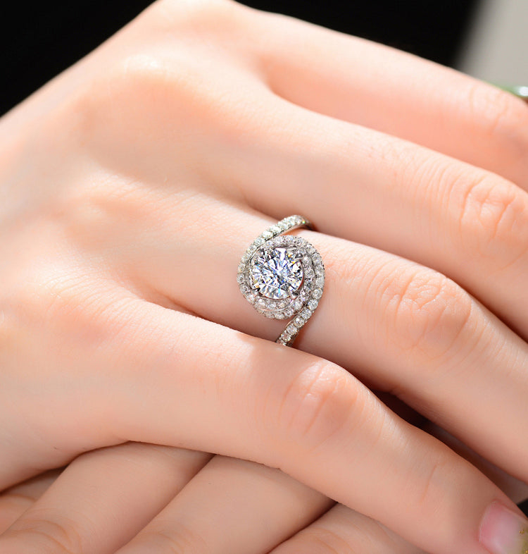 Eco-076 |1.0ct D VVS1  Round-Cut Lab-Grown Diamond | 18K White Gold | IGI Certified
